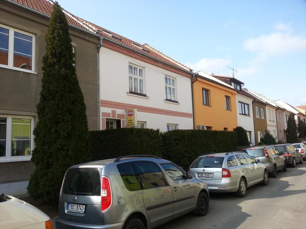 Pension U Dolezalu Brno Buitenkant foto