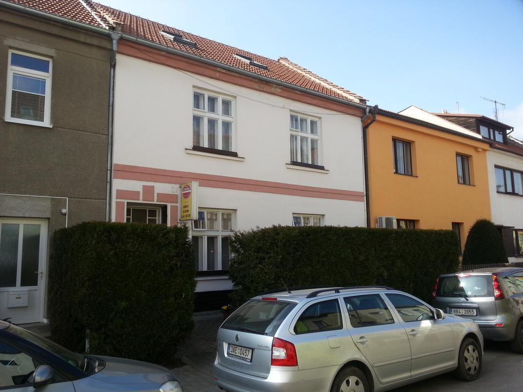 Pension U Dolezalu Brno Buitenkant foto